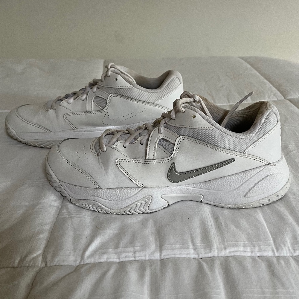 Nike COURT LITE White 9.5 Tennis Shoes